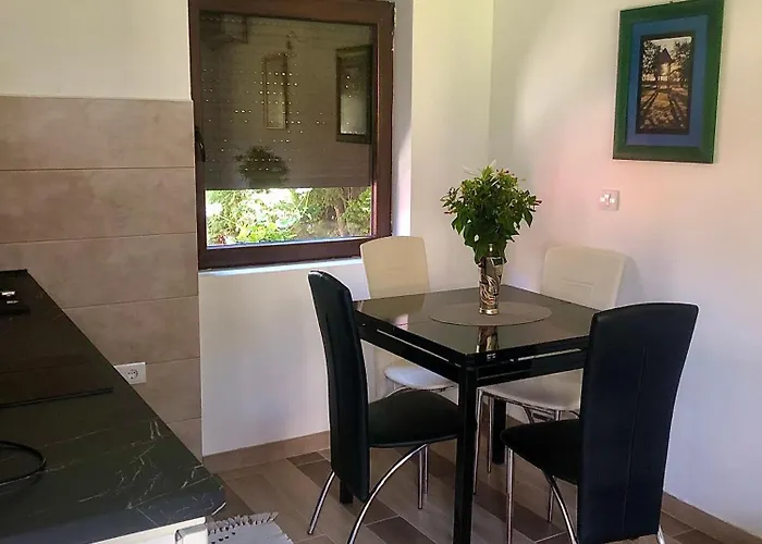 J&g شقة غورنيي ميلانوفاك